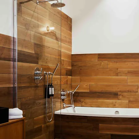 Casa Blanca Bed & Breakfast 4*